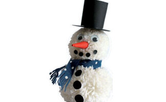 aus Wolle gebastelter Schneemann