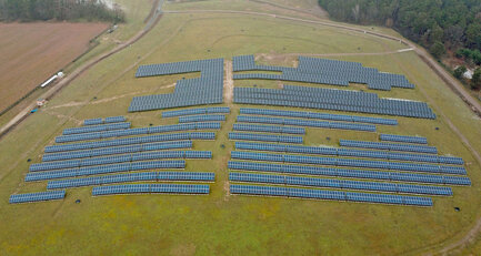 Solaranlage in Senzig aus der Vogelperspektive