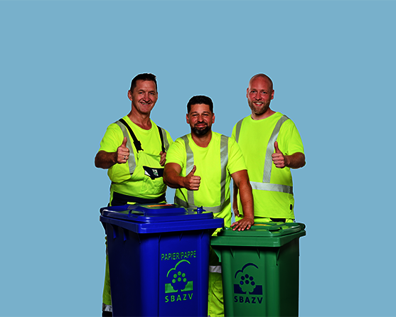 Müllwerker mit Tonne