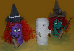 Gebastelte Hexen und Mumie aus Toilettenpapierrollen